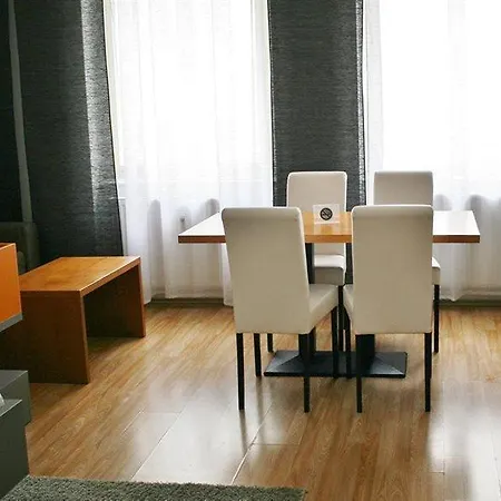 Lägenhet Apartmanovy Dum Centrum *