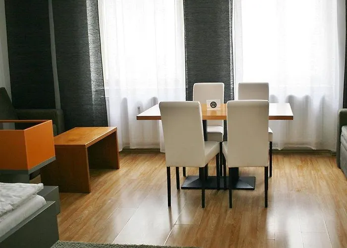 Lägenhet Apartmanovy Dum Centrum *